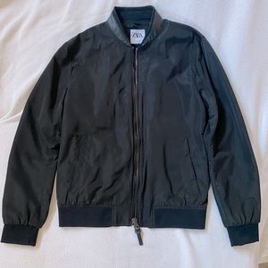 🔥🔥Handsome MATTE black Zara bomber jacket!!
